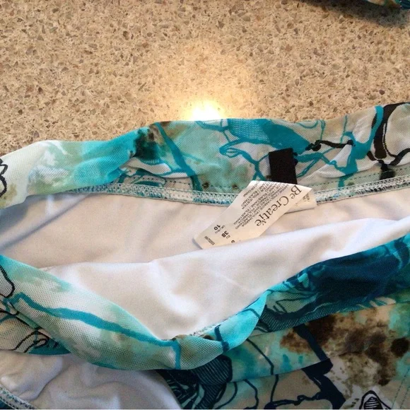 Bikini - Picture 5 of 8